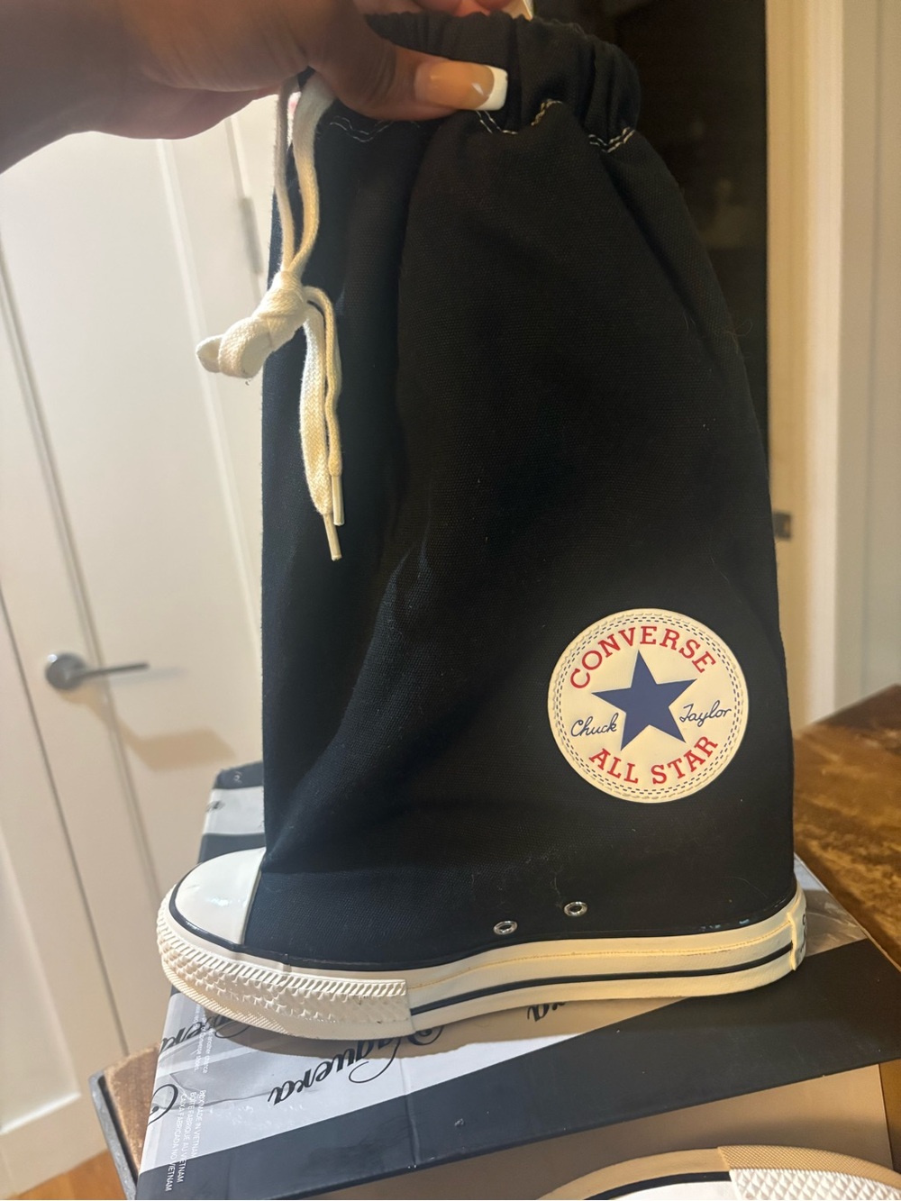 Vaquera Converse Black and White Drawstring Shoe